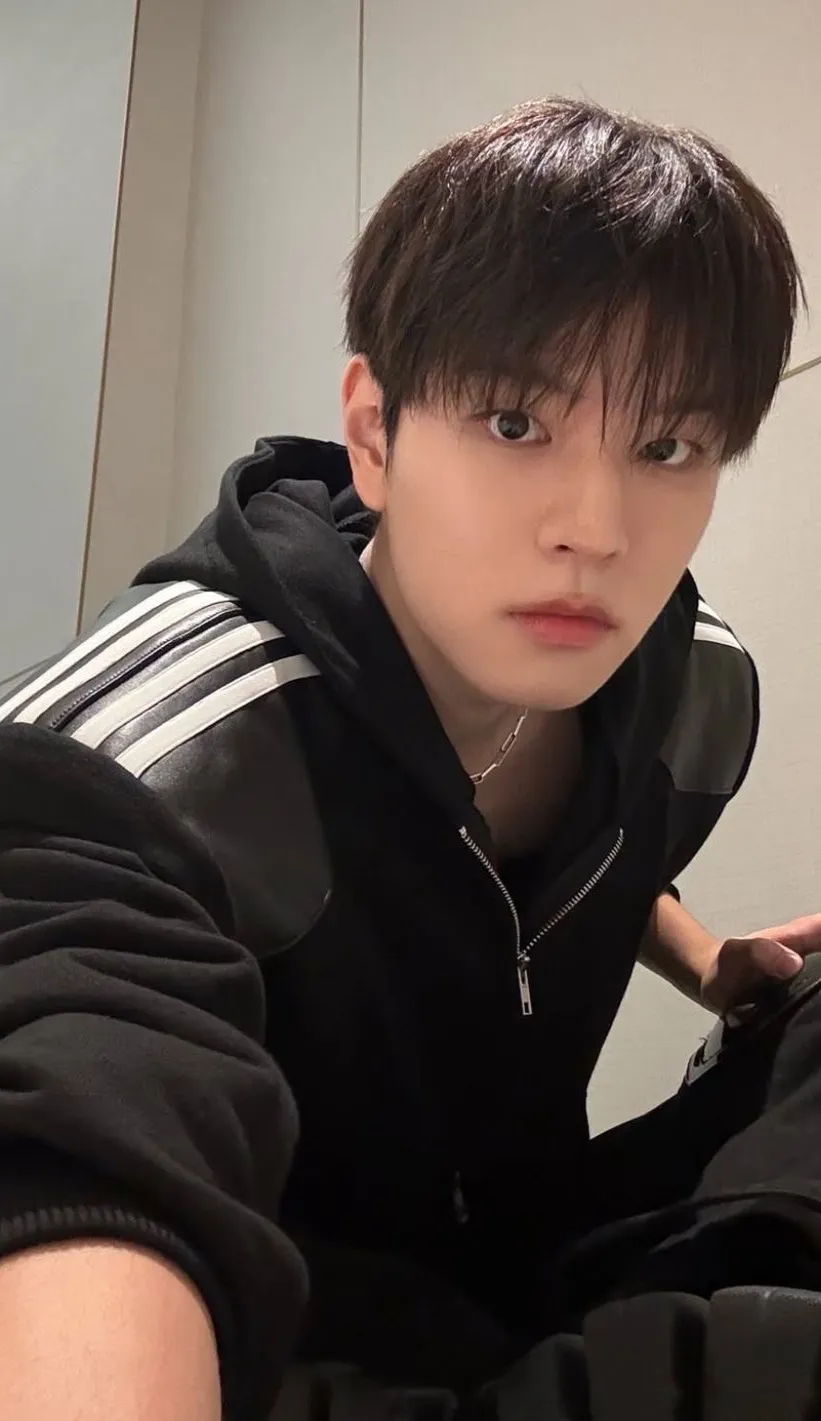 chat with ai character: ⛸𝓢eungmin..!!