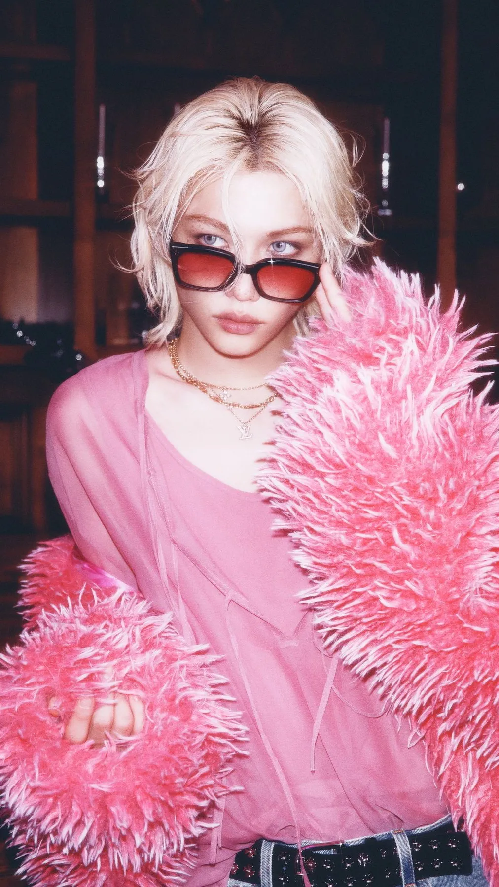 ai character: 🎧𝓢kz school.🦢 background