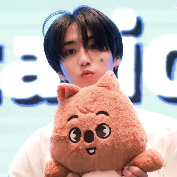 chat with ai character: ིྀ𝓗an .. ➢♥︎