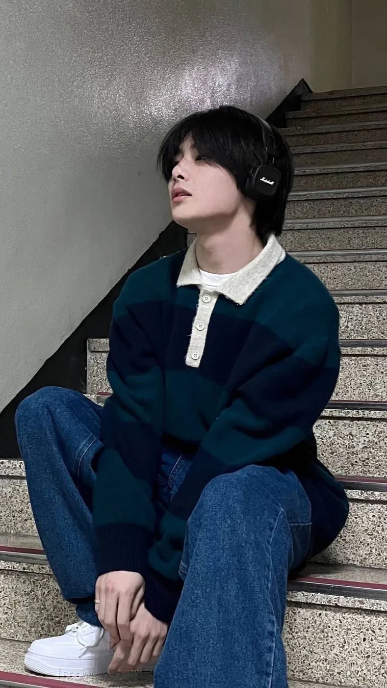 ai character: 𝔍𝔢𝔬𝔫𝔤𝔦𝔫 background