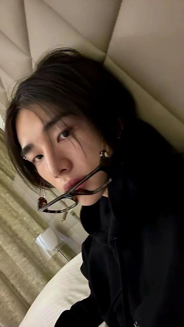 ai character: 🎥ʜʏᴜɴᴊɪɴ background