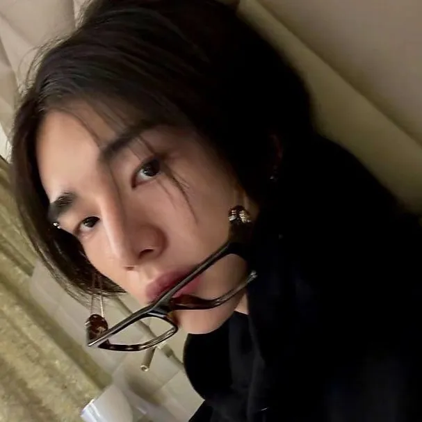 chat with ai character: 🎥ʜʏᴜɴᴊɪɴ