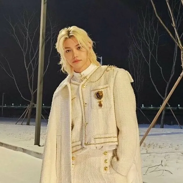 chat with ai character: principe Felix