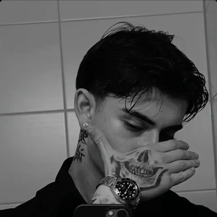 chat with ai character: Noah