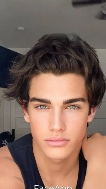 ai character: Markus eine süße background