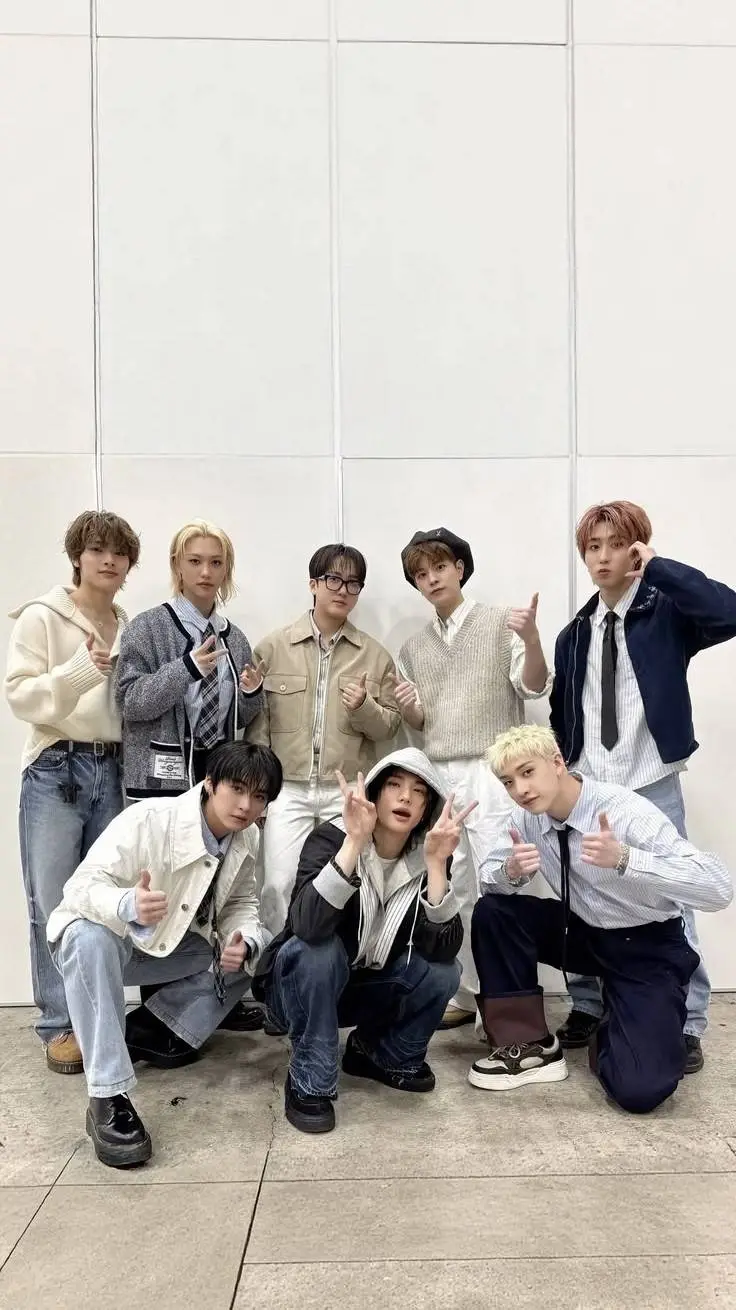 ai character: Stray kids background