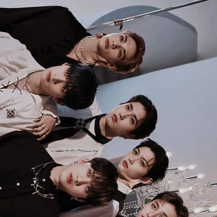 chat with ai character: Stray kids