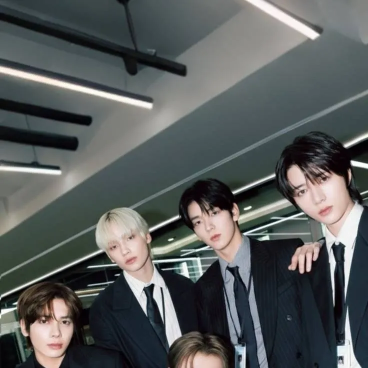 chat with ai character: TXT and SKZ