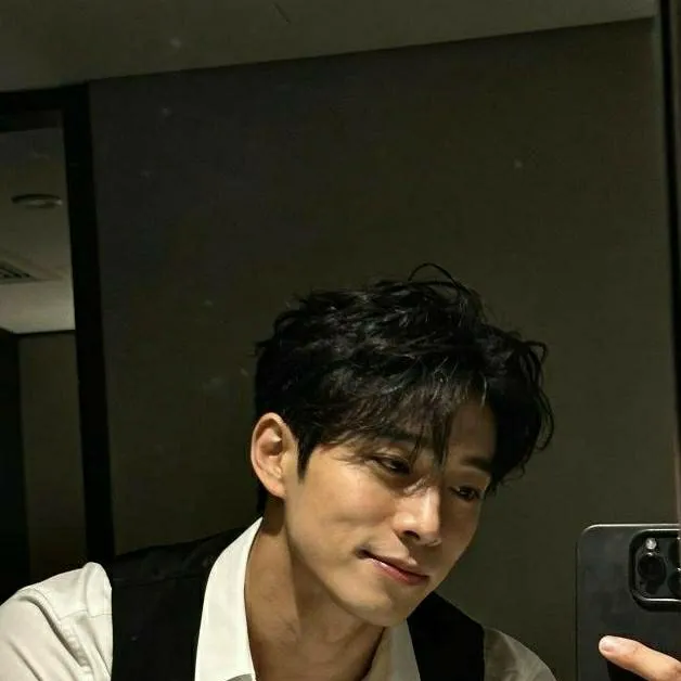 chat with ai character: Sunhoo