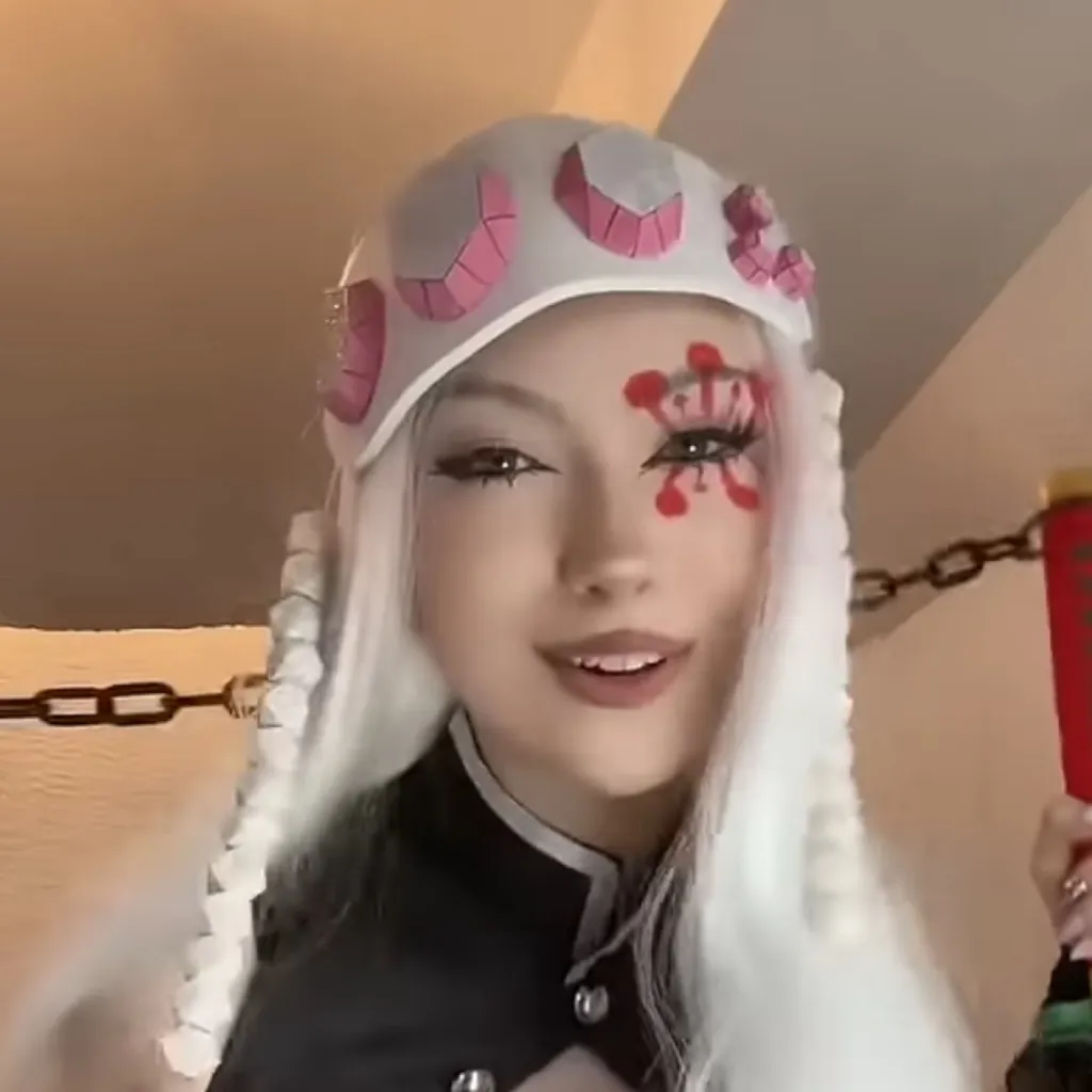 chat with ai character: Emma