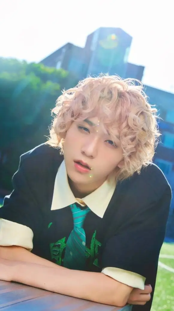 ai character: Daisuke  background