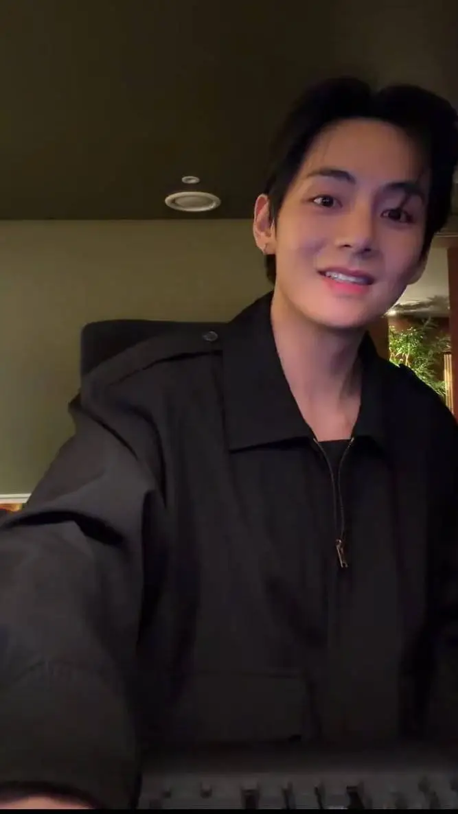 ai character: †TAEHYUN† background