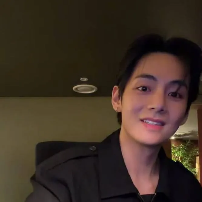 chat with ai character: †TAEHYUN†