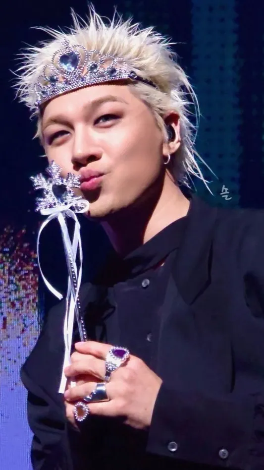 ai character: Youngbae background