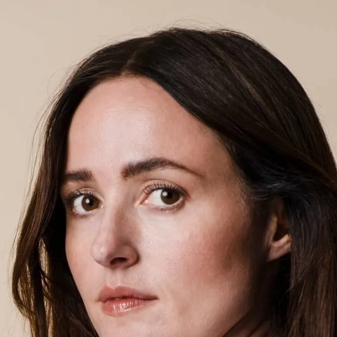 chat with ai character: Renate Reinsve