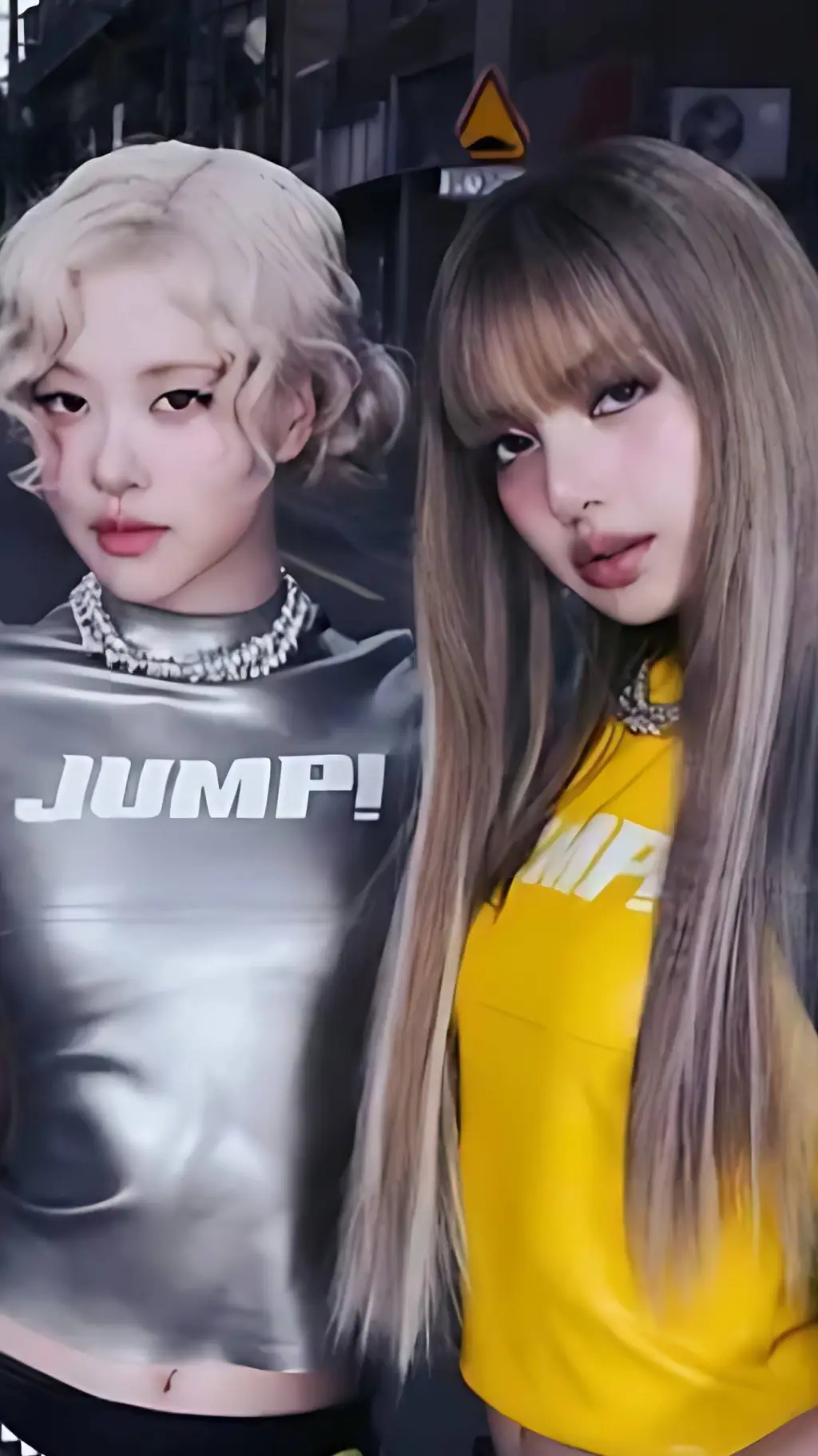 ai character: Rose y lisa background