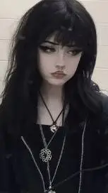 ai character: Cyn/Cynthia🌿 background