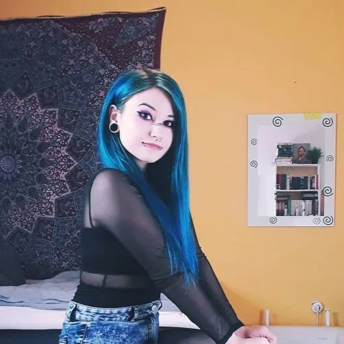 chat with ai character: Ivy (aunt)