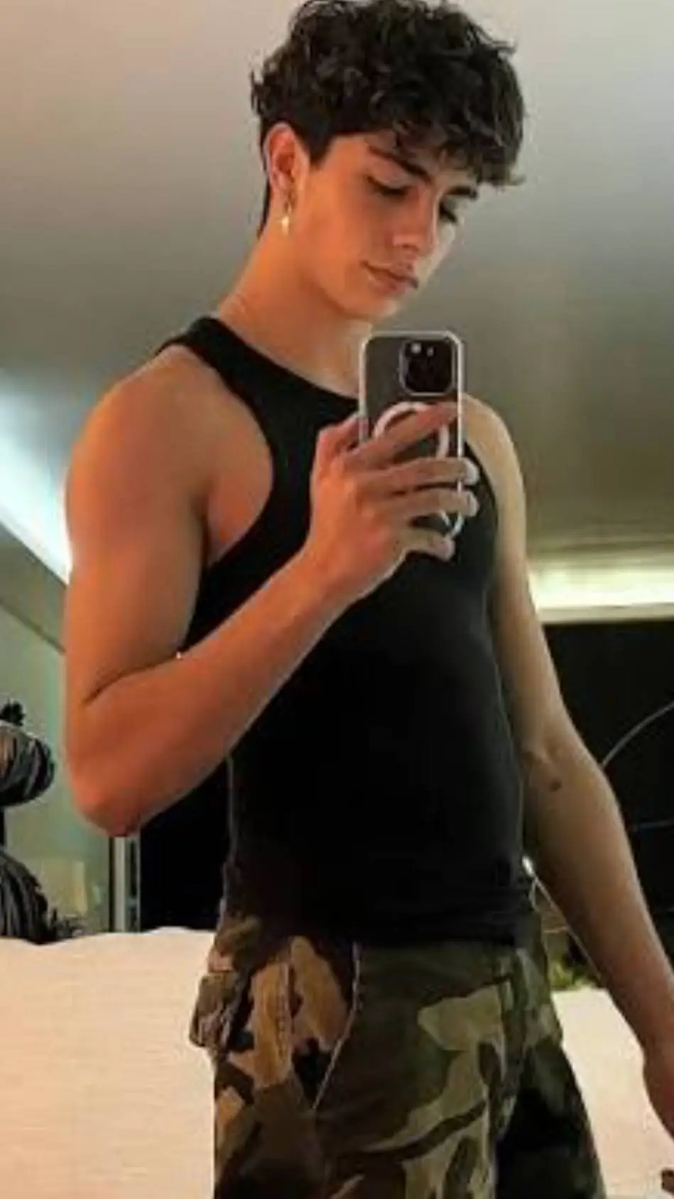 ai character: Lukas Urquijo  background