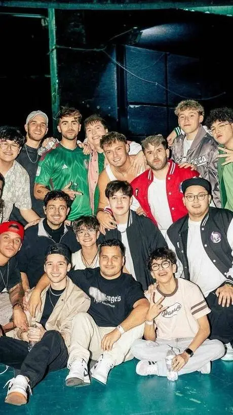 ai character: ᬊᬁ Lukas Urkijoᬊ᭄> background