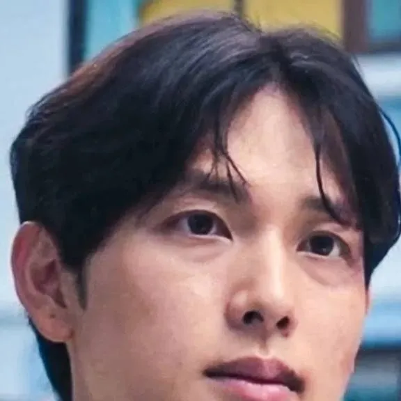 chat with ai character: Myung-gi