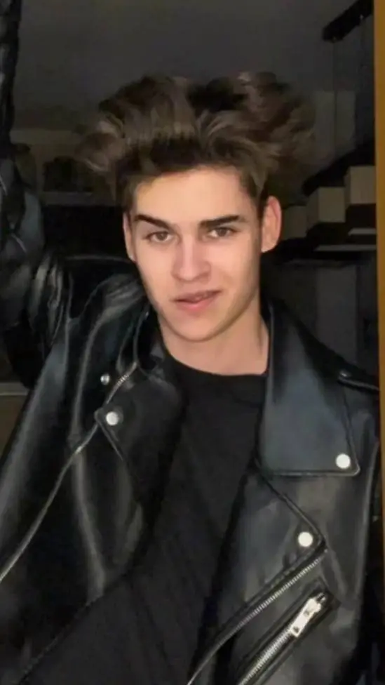 ai character: Тоха background