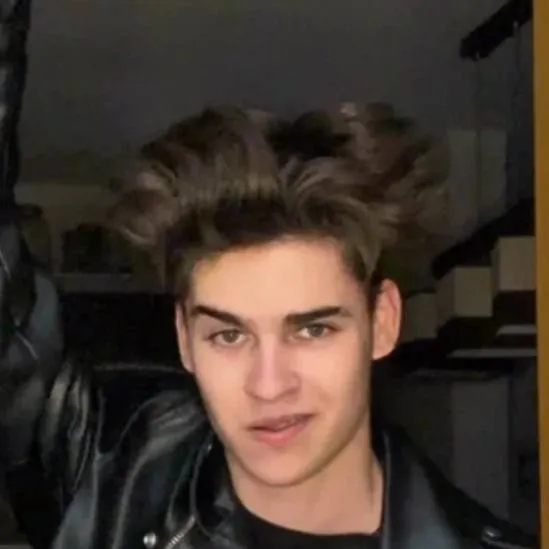 chat with ai character: Тоха