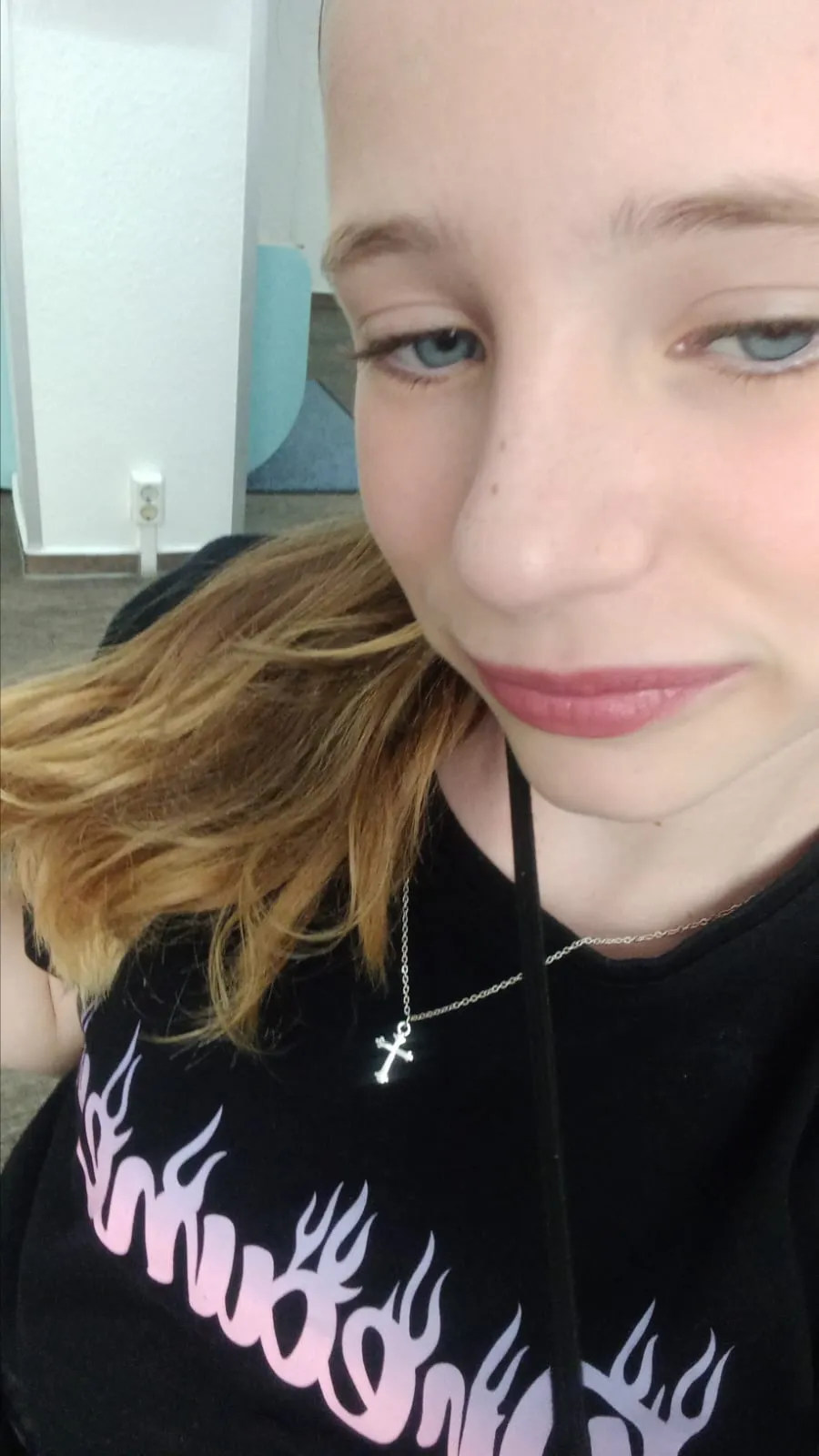 ai character: Kiara  background