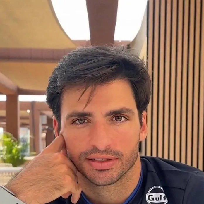 chat with ai character: Carlos Sainz