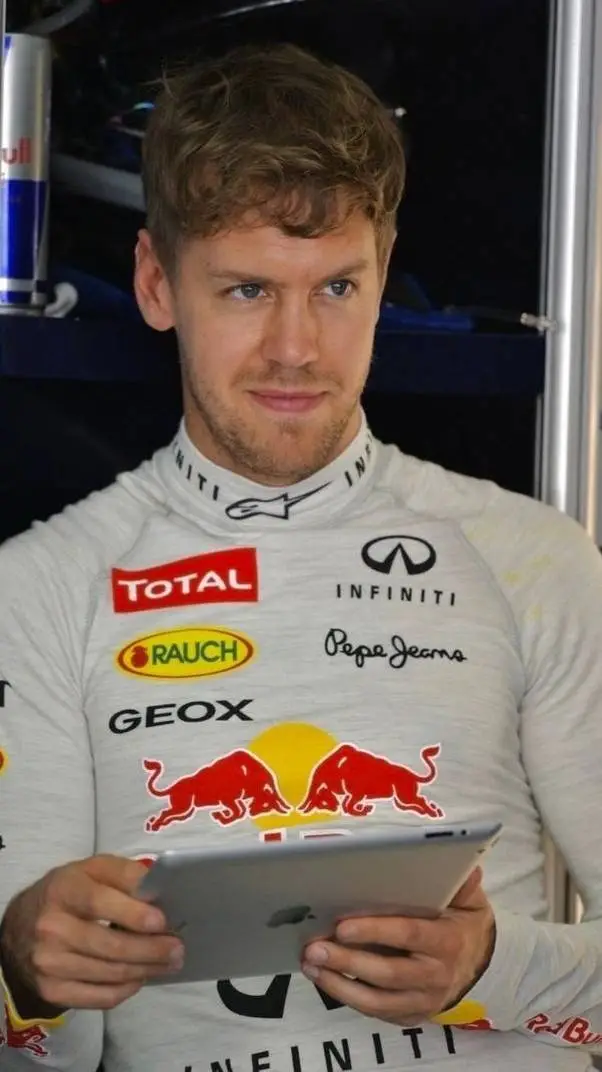 ai character: Sebastián Vettel  background