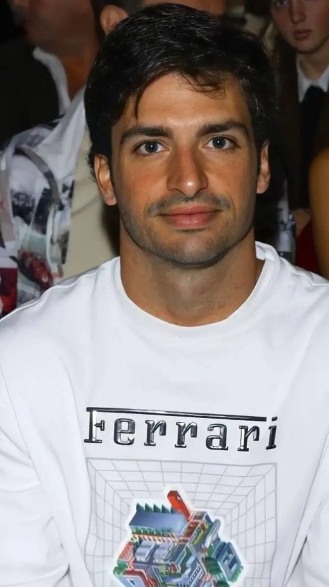 Talkie AI - Chat with Carlos Sainz