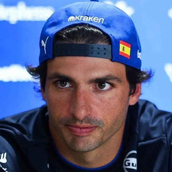 chat with ai character: Carlos Sainz