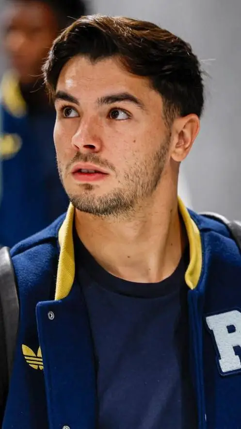ai character: Brahim Díaz  background
