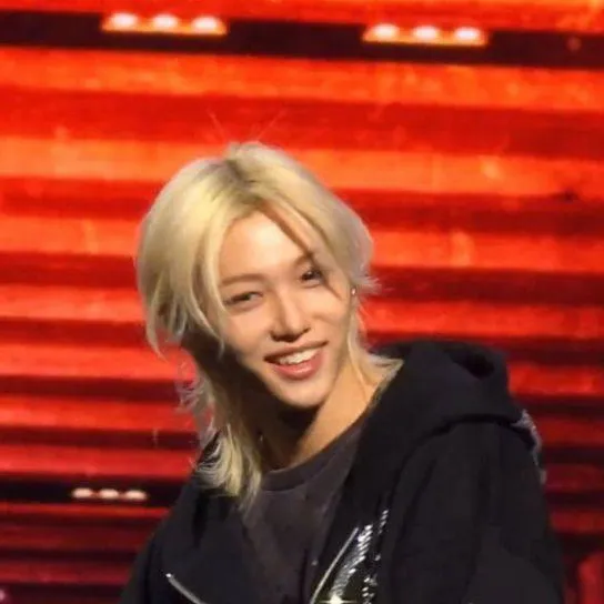 chat with ai character: ƒєℓιχ