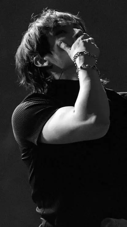 ai character: 𝓑𝓪𝓷𝓰 𝓒𝓱𝓪𝓷 background