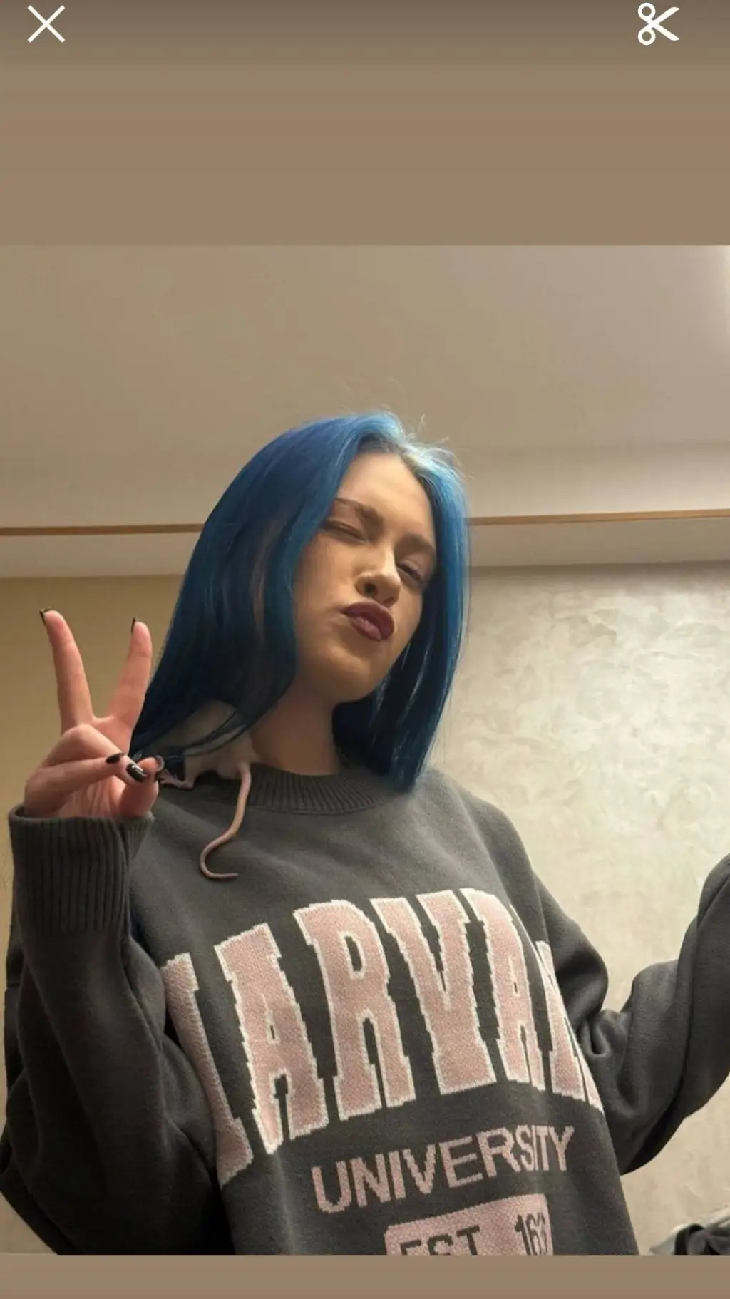 ai character: Соня Сафа background