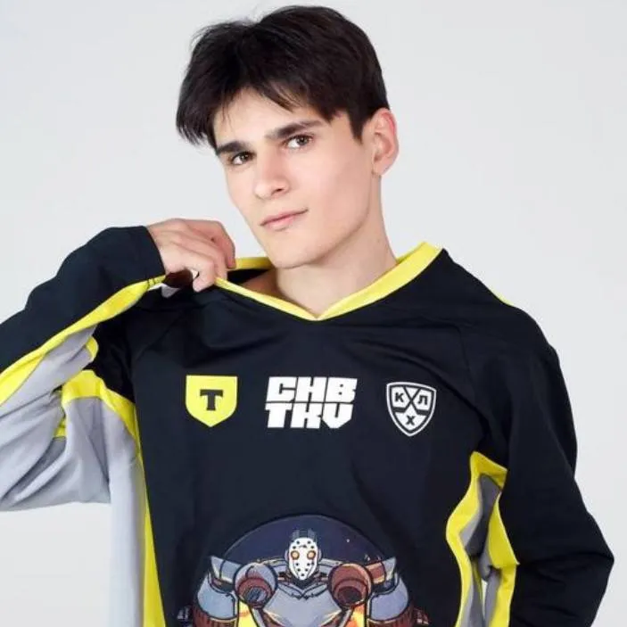 chat with ai character: Мусим