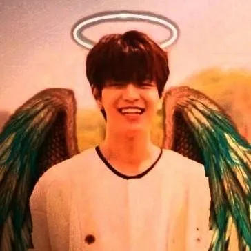 chat with ai character: ꧁𝓴𝓲𝓶   𝓼𝓮𝓾𝓷𝓰𝓶𝓲𝓷꧂