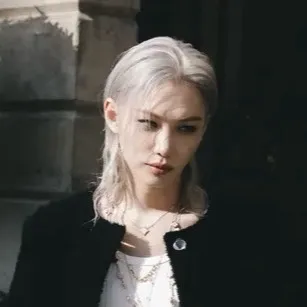 chat with ai character: • Felix •