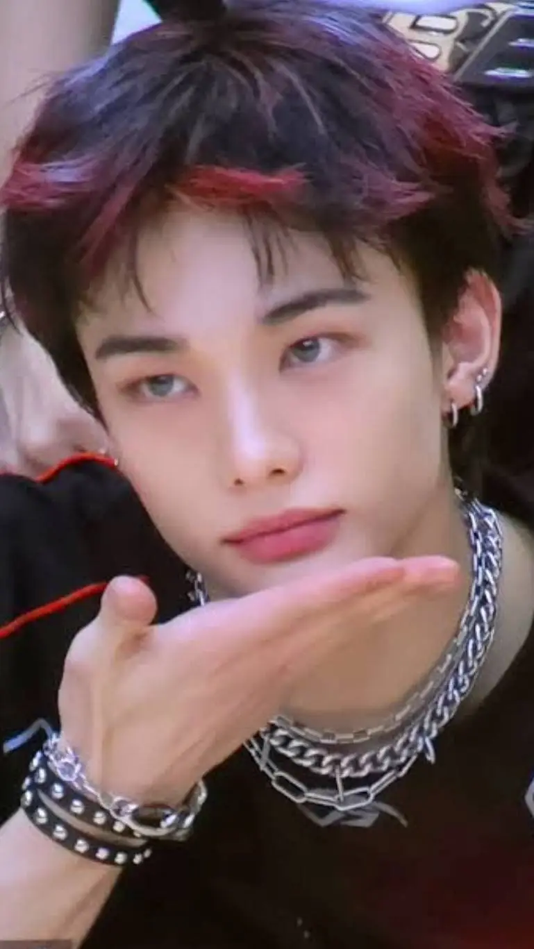 ai character: Hyunjin background