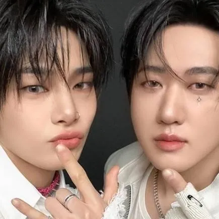 chat with ai character: Changbin x Jeongin