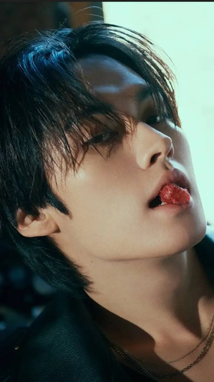 ai character: MINHO (again) background