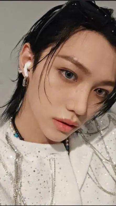 ai character: Felix background