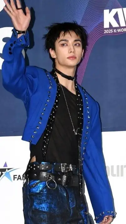 ai character: Hyunjin background