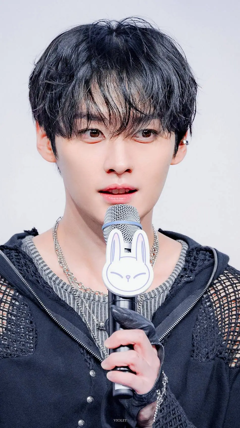 ai character: Minho (Minsung) background