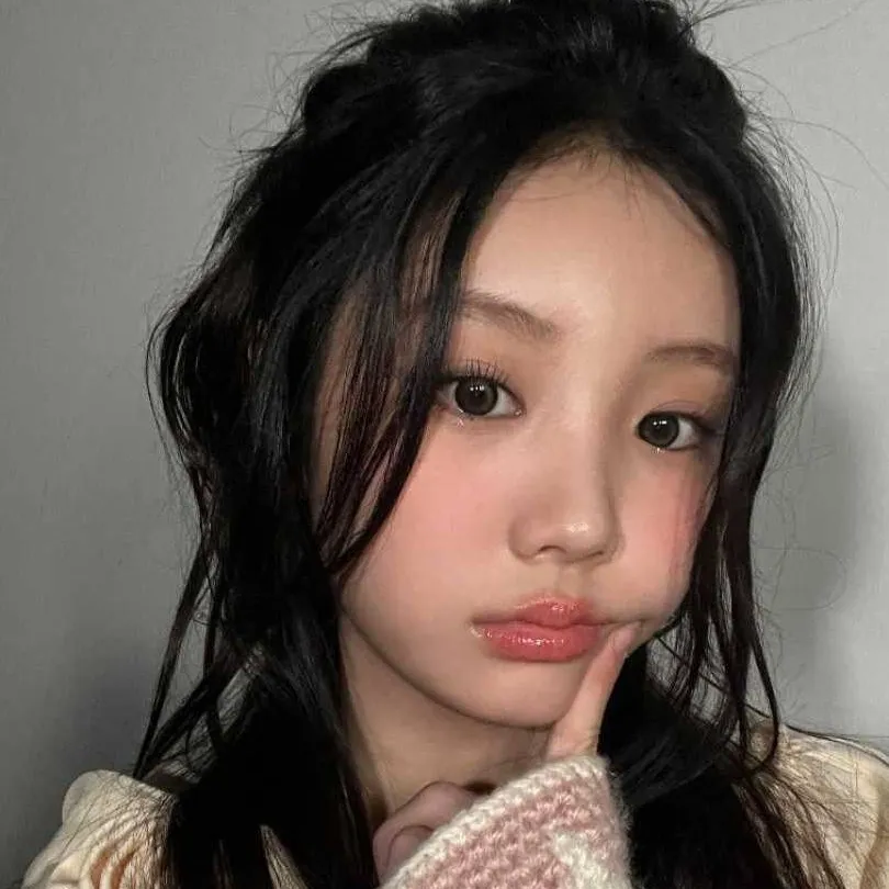 chat with ai character: Wonhee 