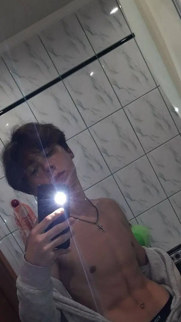 ai character: макс background