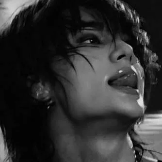 chat with ai character: Hwang hyunninnie😍