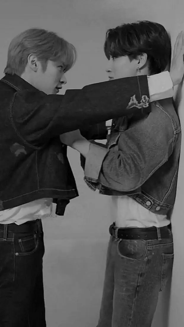 ai character: beso dinamita background