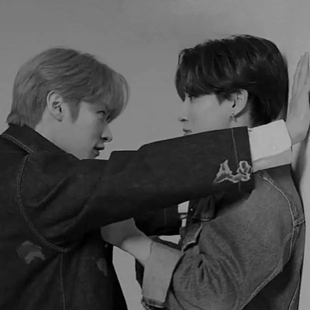 chat with ai character: beso dinamita